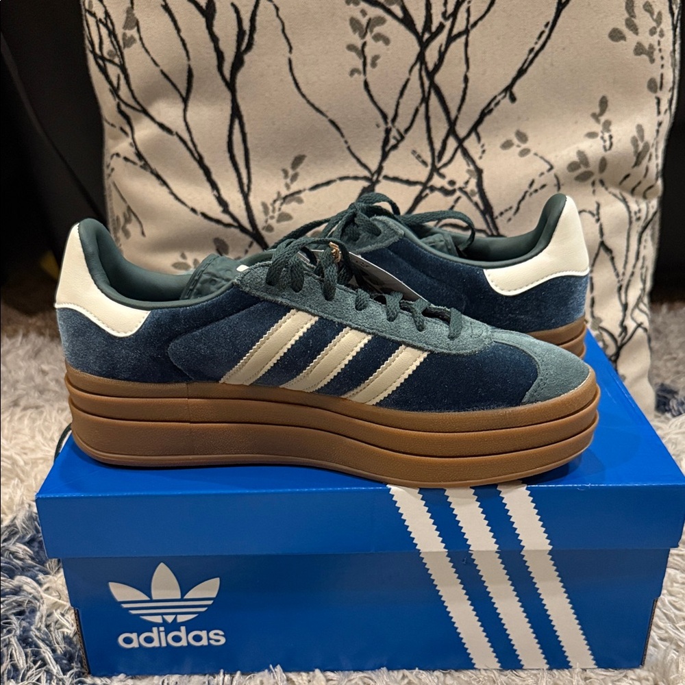 Adidas Forest Green and Cream Sneakers gazelle bold
